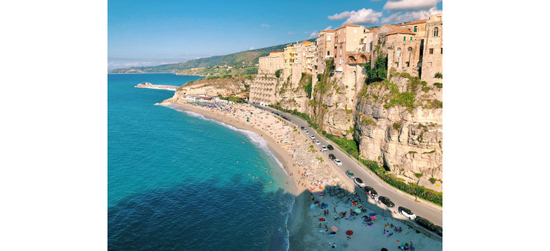 South Italy Summer: Discover the Mediterranean in Styl..